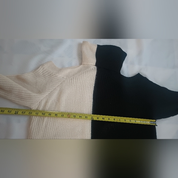 BIBI Color Block Mock Neck Sweater With Cold Shoulder Women's Size XL NWT - Picture 10 of 11